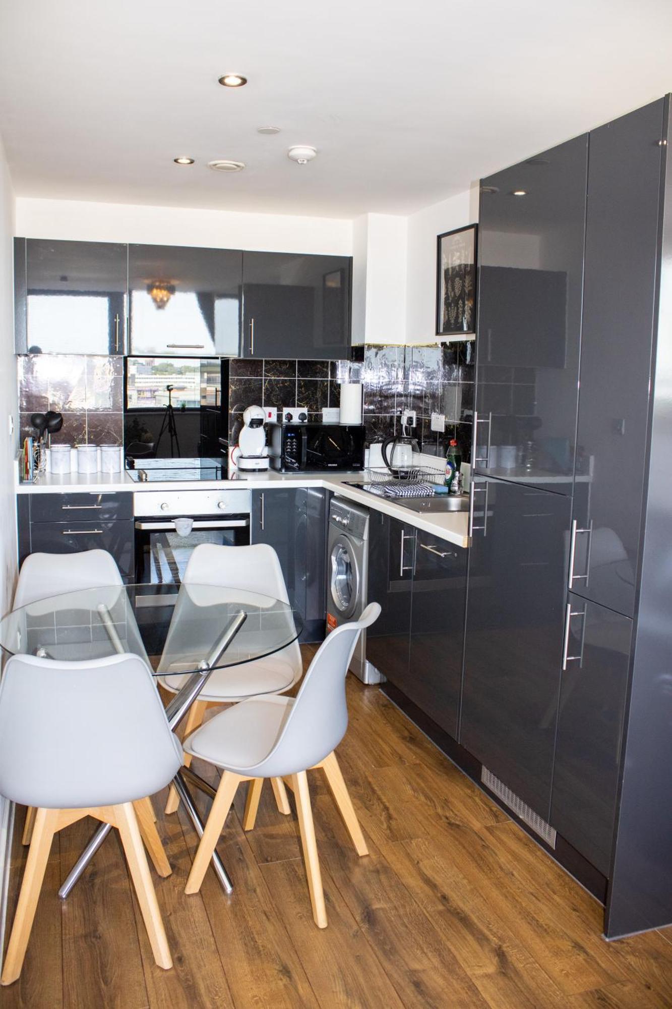 Sidemerseylivings - Central, Bright, And Convenient 2-Bedroom Apartment With Parking Liverpool Esterno foto